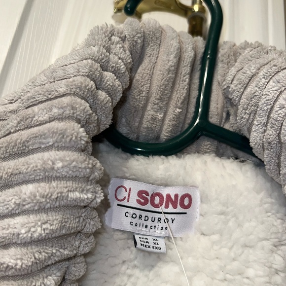 ⭐️NEW WITH TAGS⭐️ Women’s cropped corduroy vest size XL - Picture 6 of 8